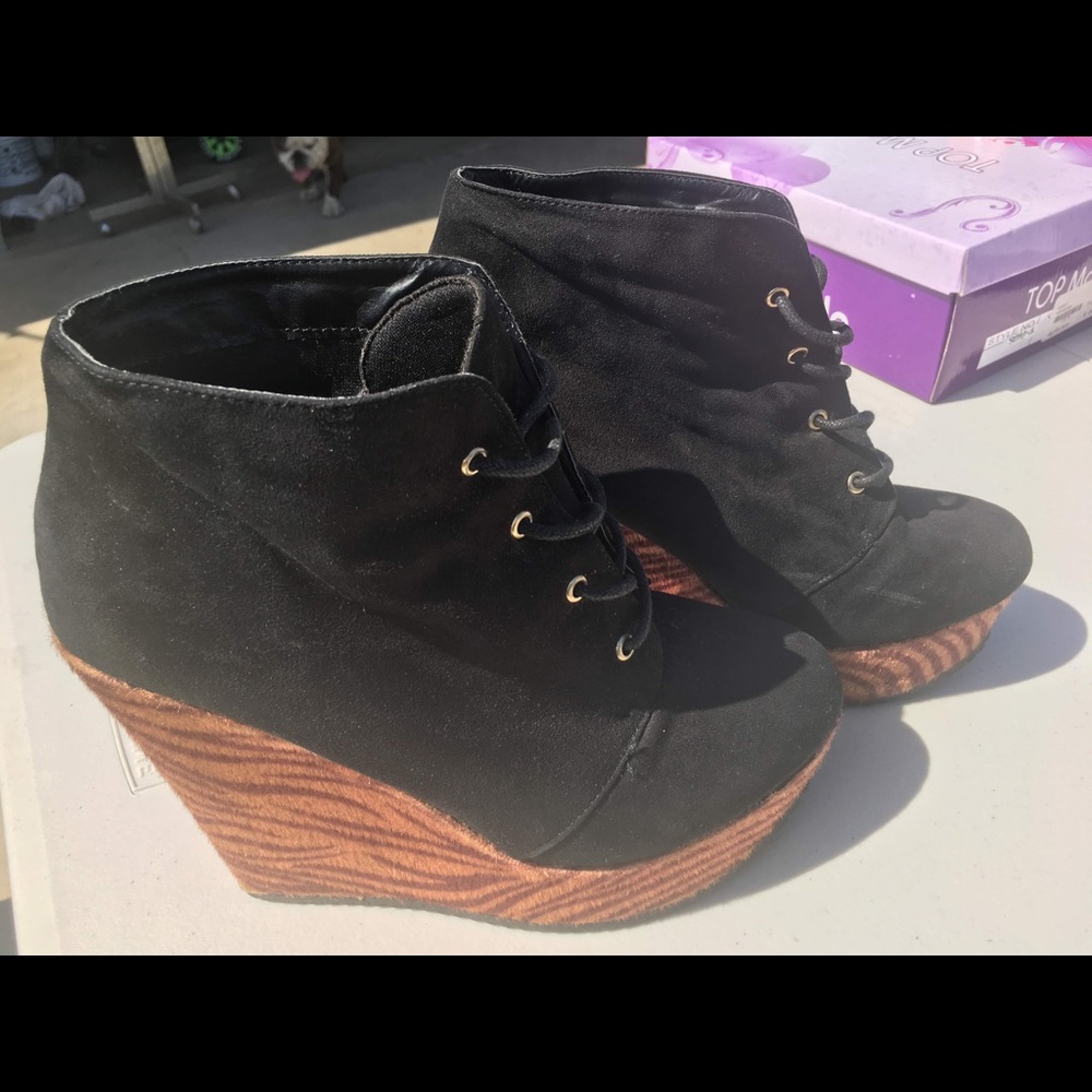 Woman’s guess boot heels